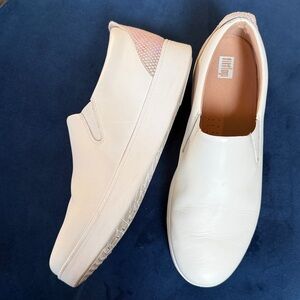 Fit Flop Women’s White Slip-On Loafers size 11
